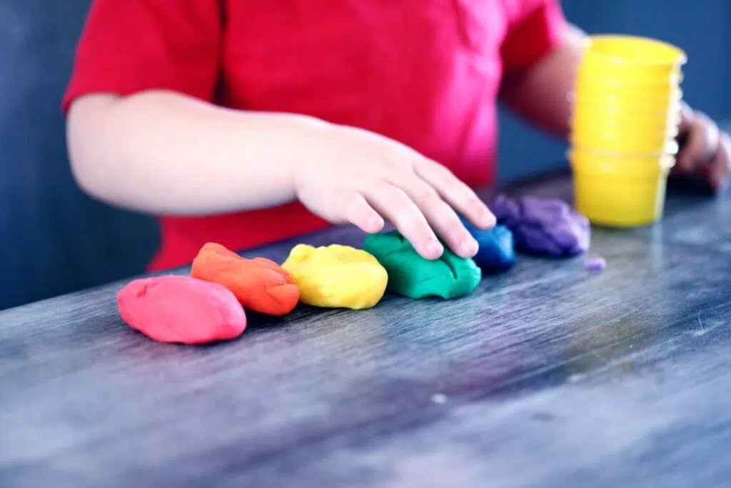 Développement de l'enfant : le jouet au cœur de la stratégie d'éducation