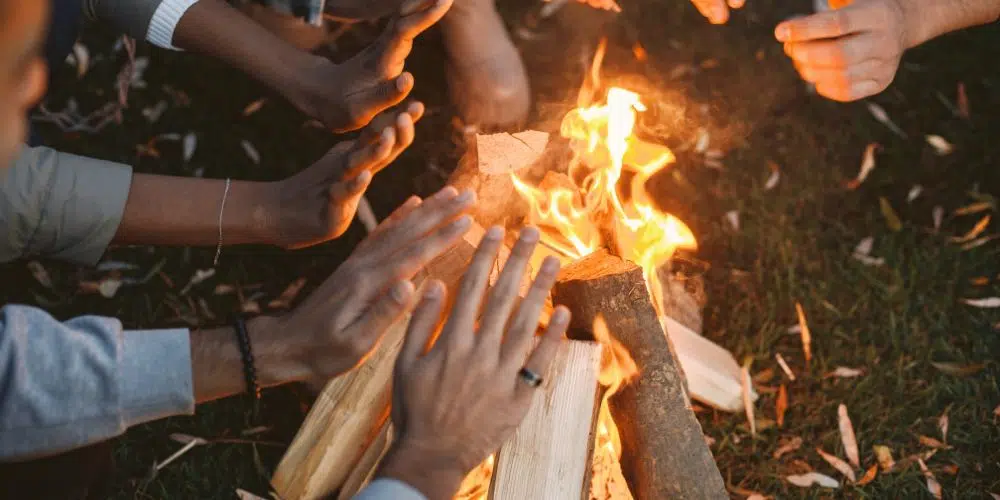 mains feu