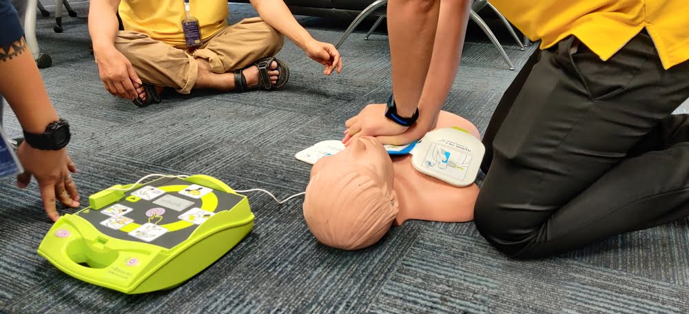 défibrillateur cardiaque automatique utilisation